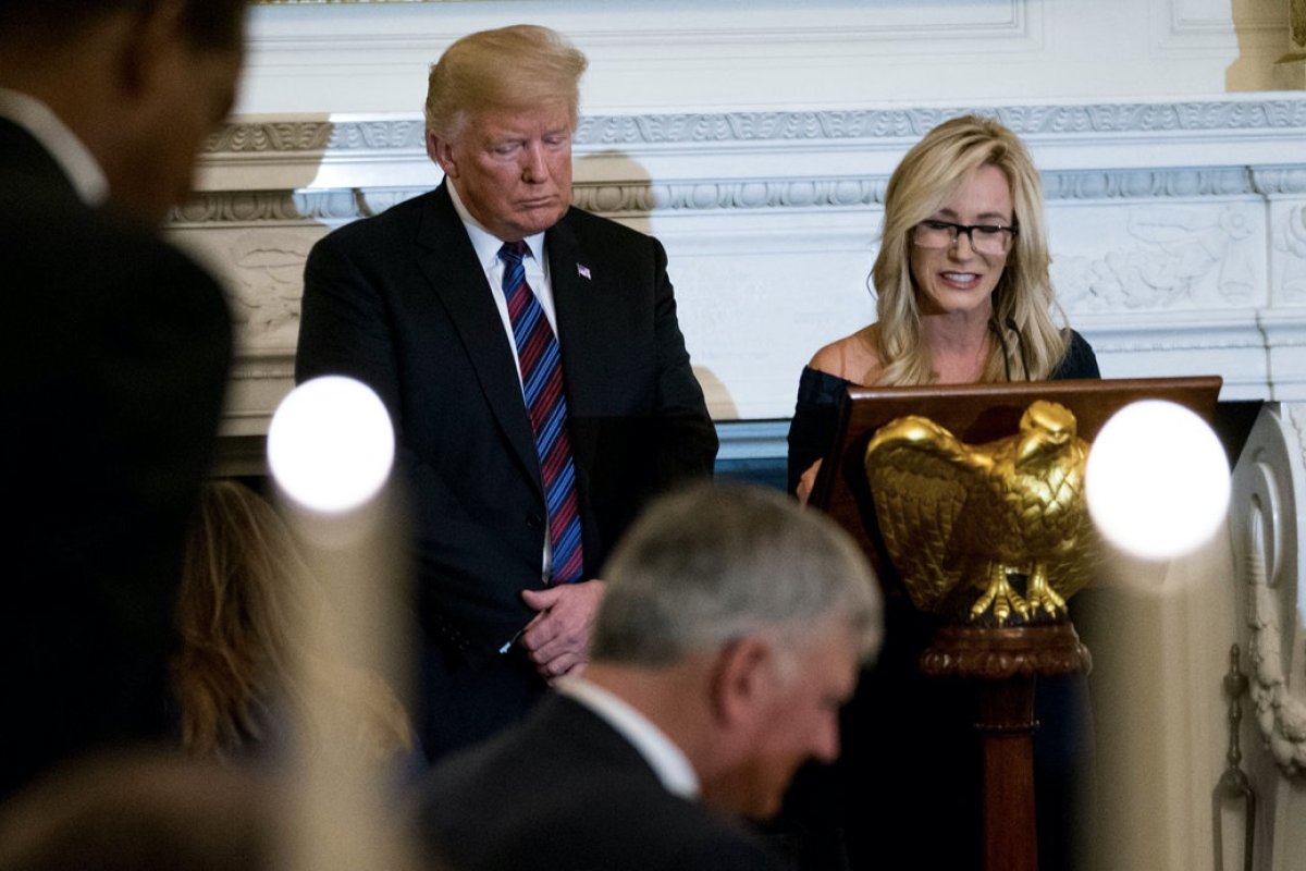 Trump sta promuovendo il 'nazionalismo cristiano' di estrema destra razzista e suprematista bianco