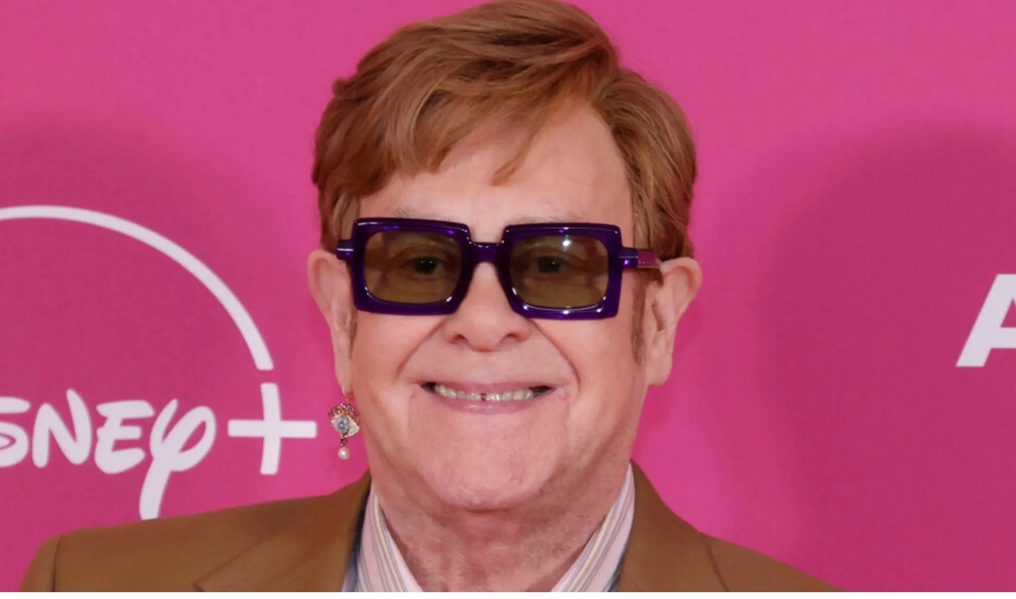 Elton John vola in alto nella classifica britannica