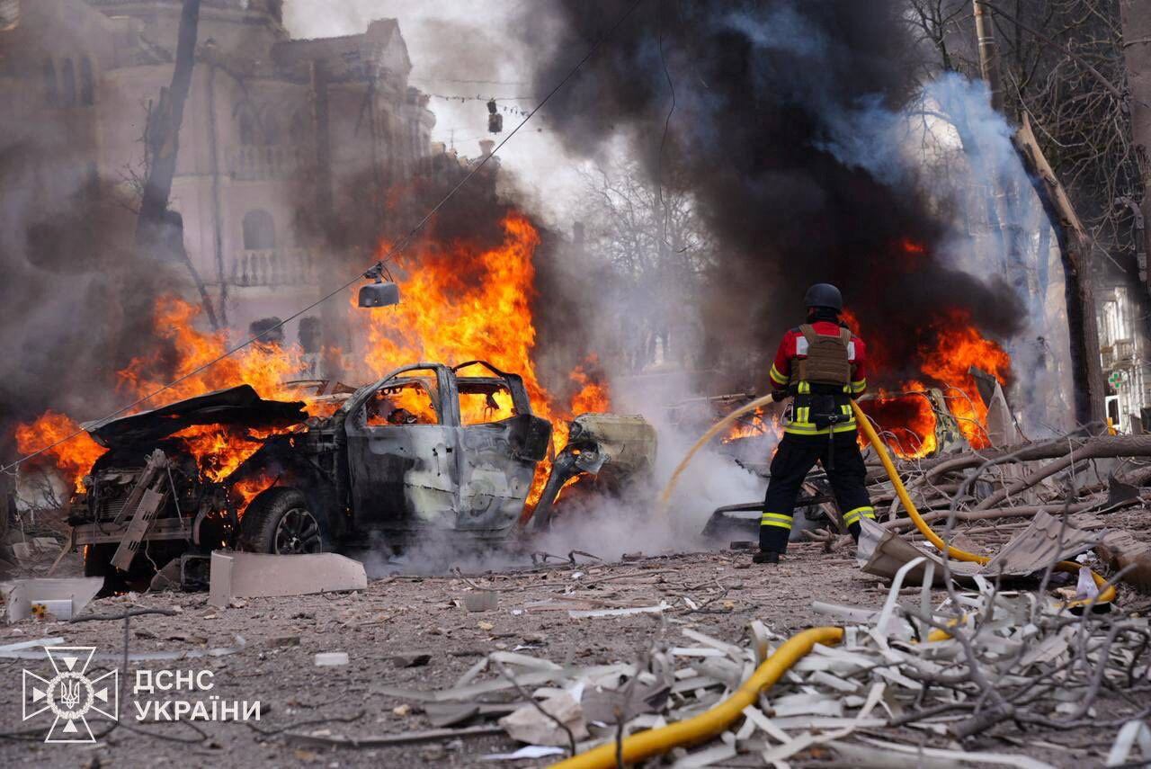 Russia, attacco missilistico russo contro i civili a Sumy nella Domenica delle Palme: 20 morti