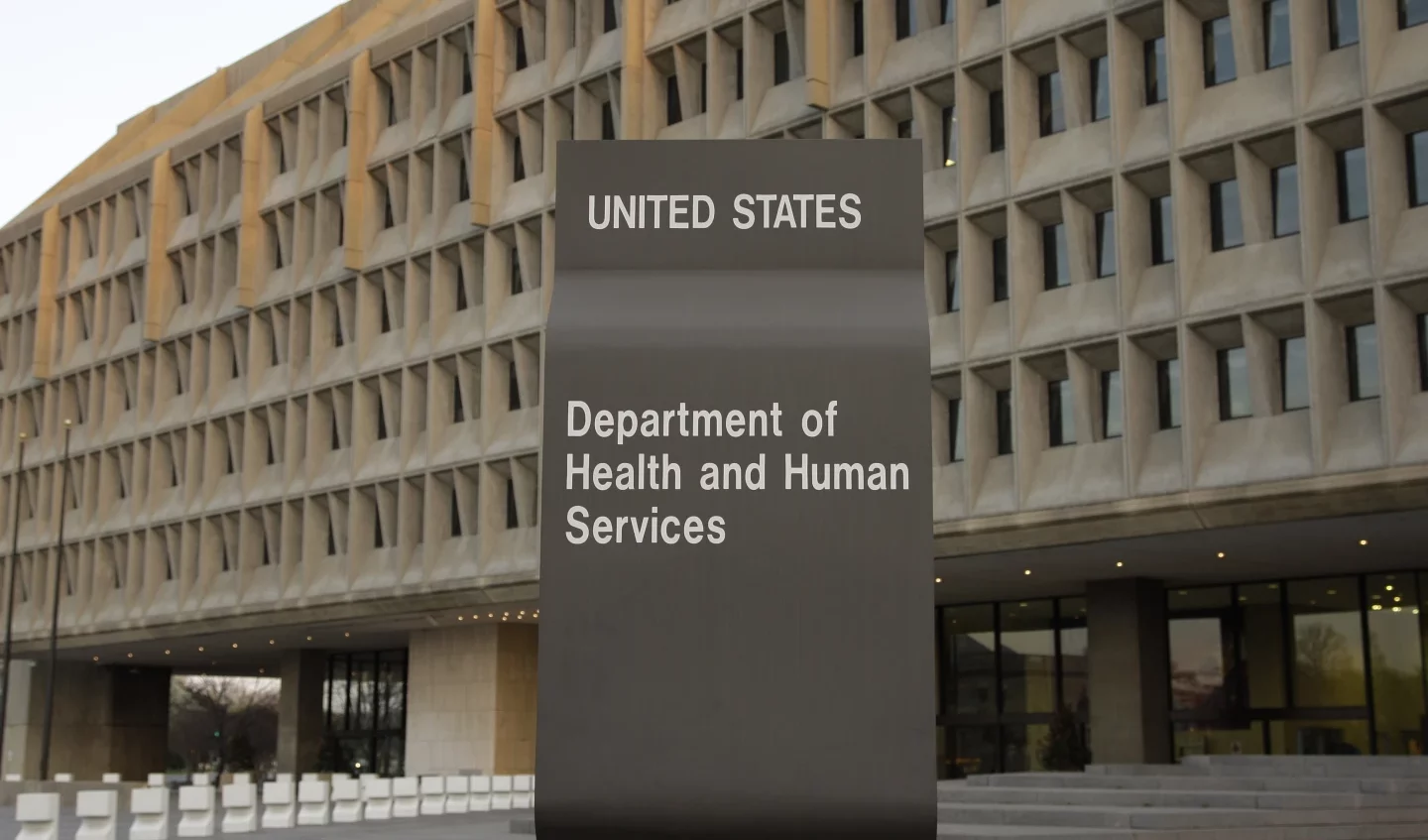 Trump approva tagli indiscriminati contro il personale delle agenzie sanitarie statunitensi