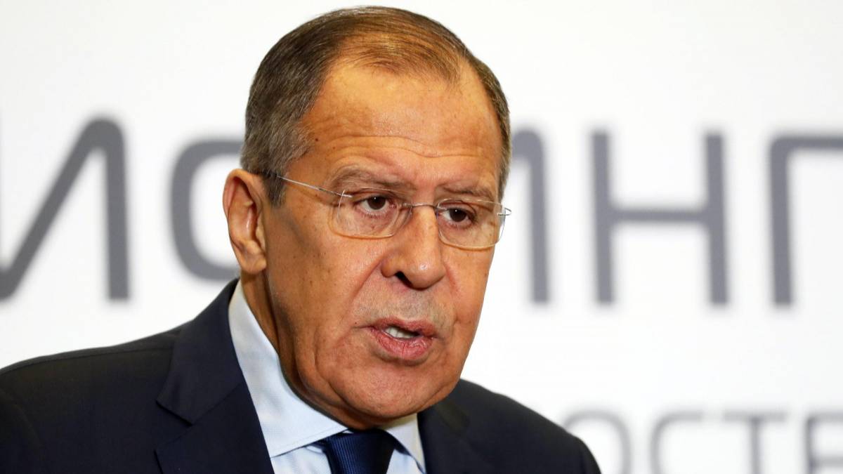 “Zelensky non è più legittimato”: Lavrov detta le condizioni per il futuro dell’Ucraina