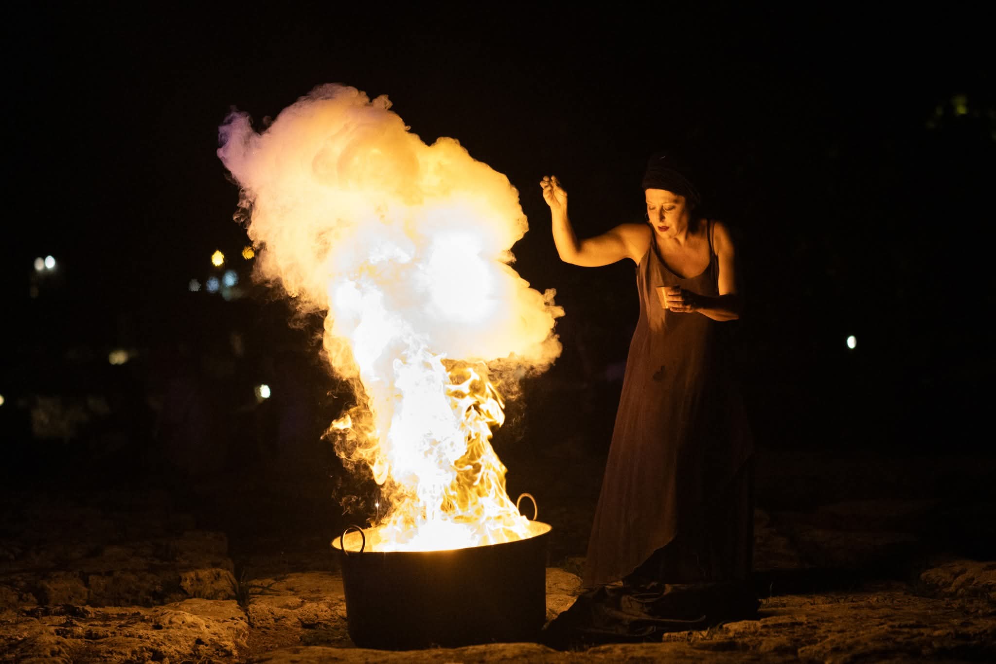 Medea rivive al Tempio di Nettuno di Paestum: tra mito, catarsi e giovani talenti in scena