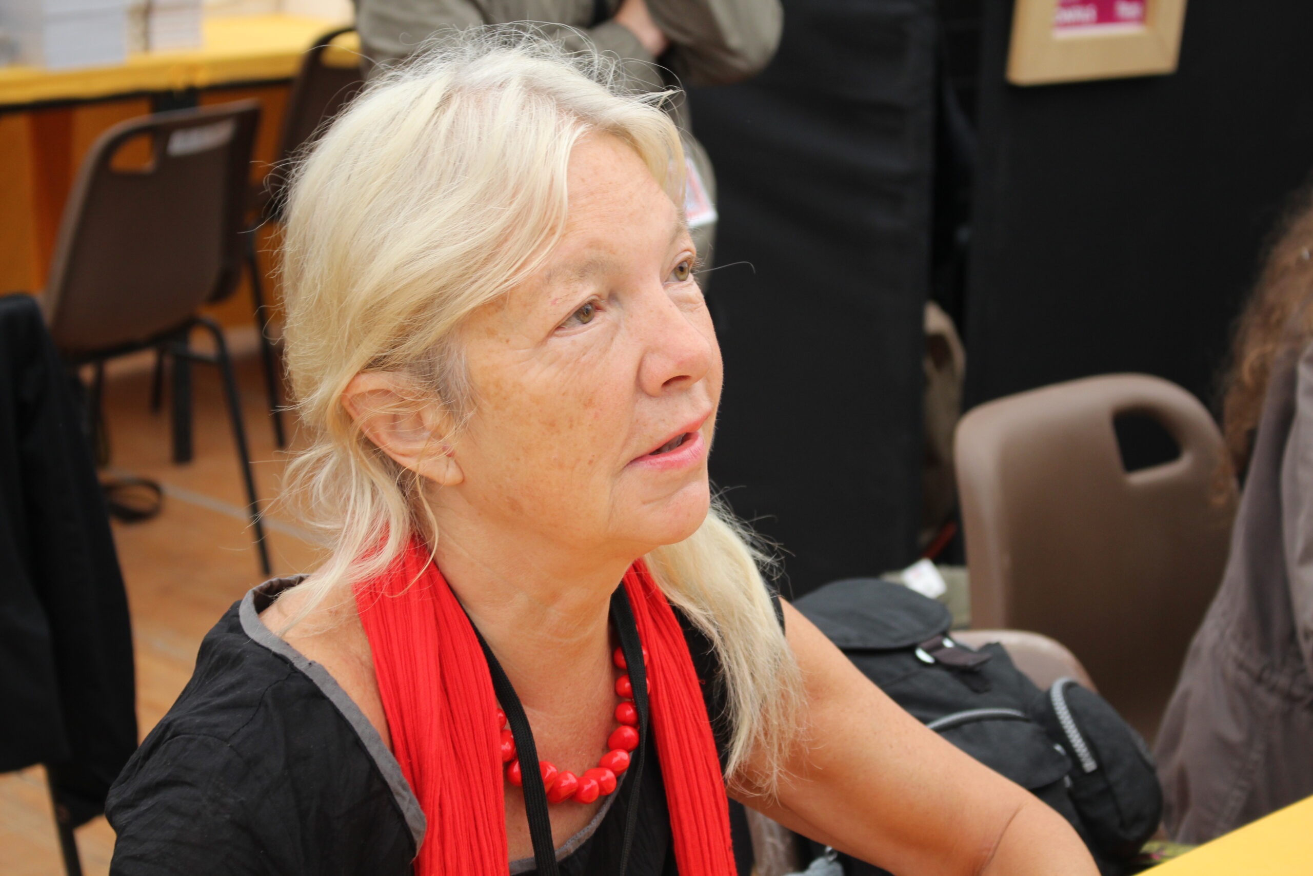 Tra birra, ironia e mistero: René e Georgette Magritte investigatori nel romanzo noir di Nadine Monfils