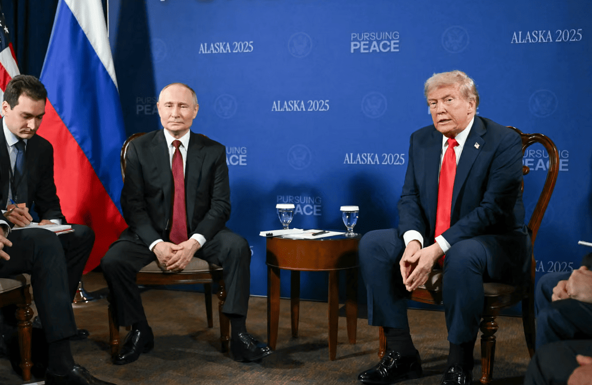 Trump e Putin si incontrano ad Anchorage per la prima volta dopo sette anni: tensioni e incognite negoziali