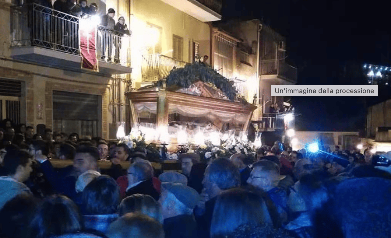 Processioni mafiose e rosari baciati non sono religione: per gli 'operatori di ingiustizia' la porta sarà chiusa