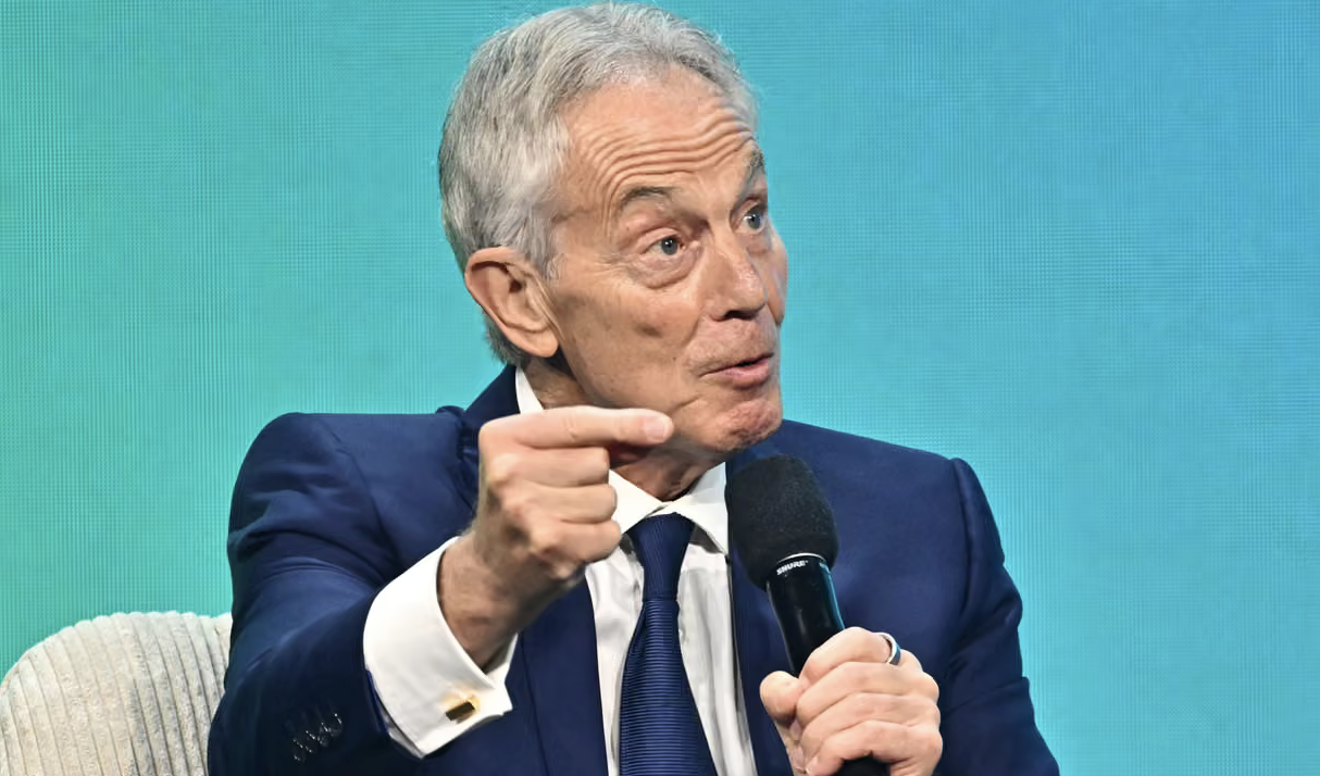 Tony Blair a Washington: dal ruolo di mediatore a consulente di Trump per Gaza
