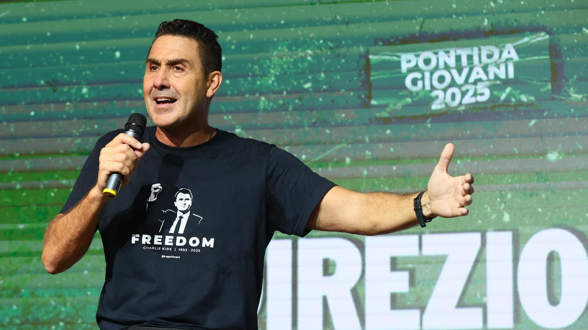 Pontida, Vannacci si proclama erede di Charlie Kirk: "La Lega sola contro tutti"
