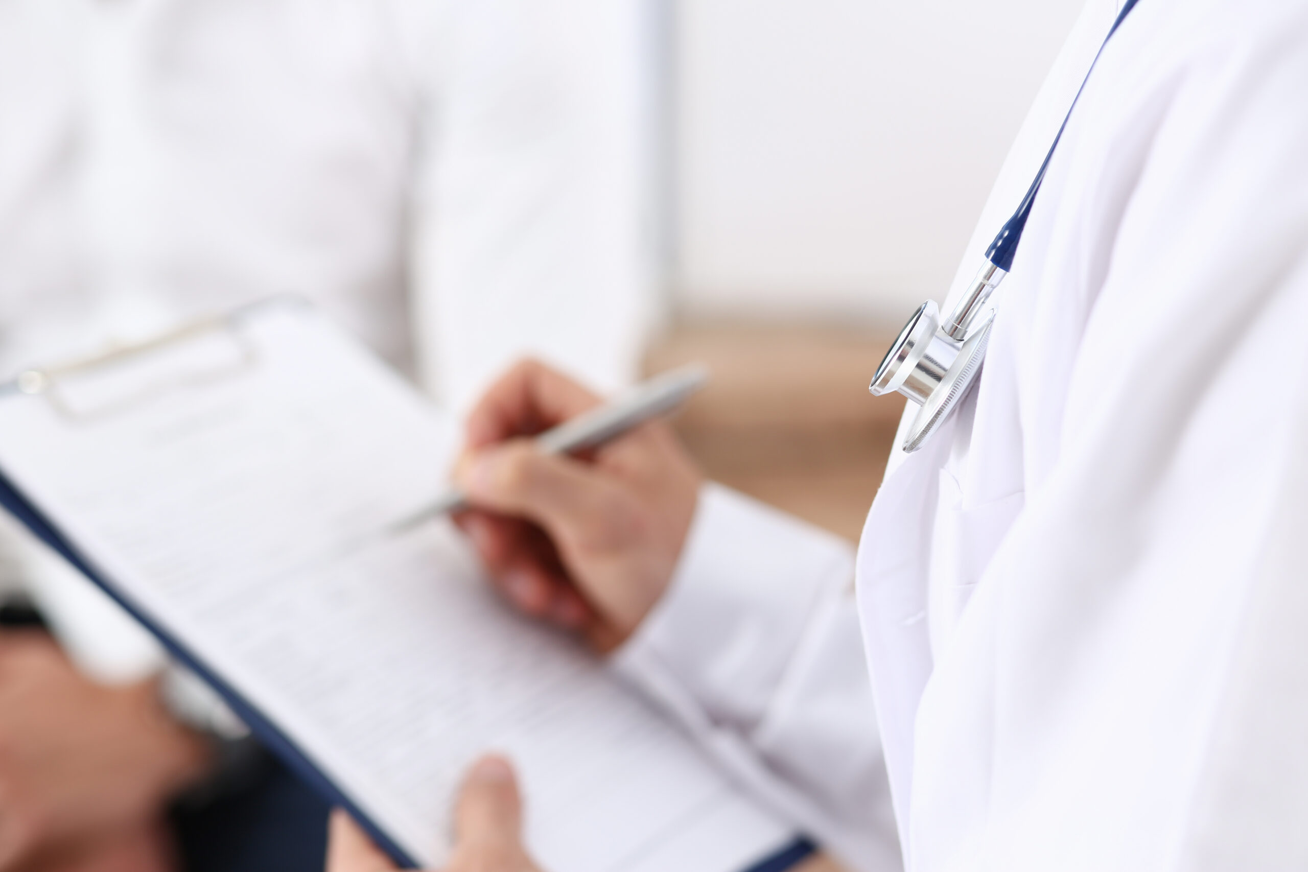 Come scegliere lo specialista giusto: guida alla prima visita medica