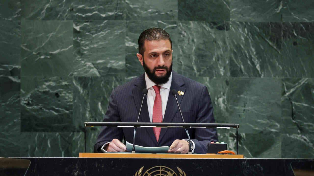 Siria post-Assad tra fine delle sanzioni, accordo con i curdi e rischio jihadista: la difficile sfida di al-Sharaa