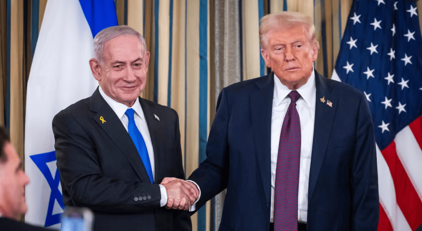 Trump chiede a Israele l'immediata sospensione dei bombardamenti su Gaza: "Hamas è pronta alla pace"