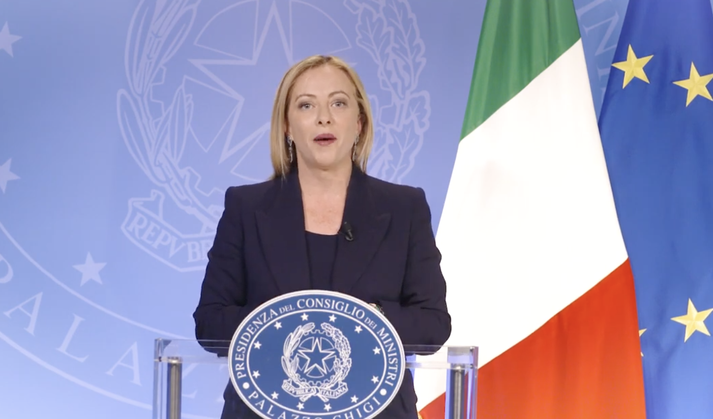 Giorgia Meloni, al Niaf discorso oscurantista e reazionario anti-woke e da vassalla di Trump