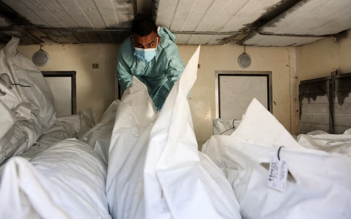 Almeno 135 corpi mutilati di palestinesi dal lager di Sde Teiman: Israele accusata di torture e omicidi