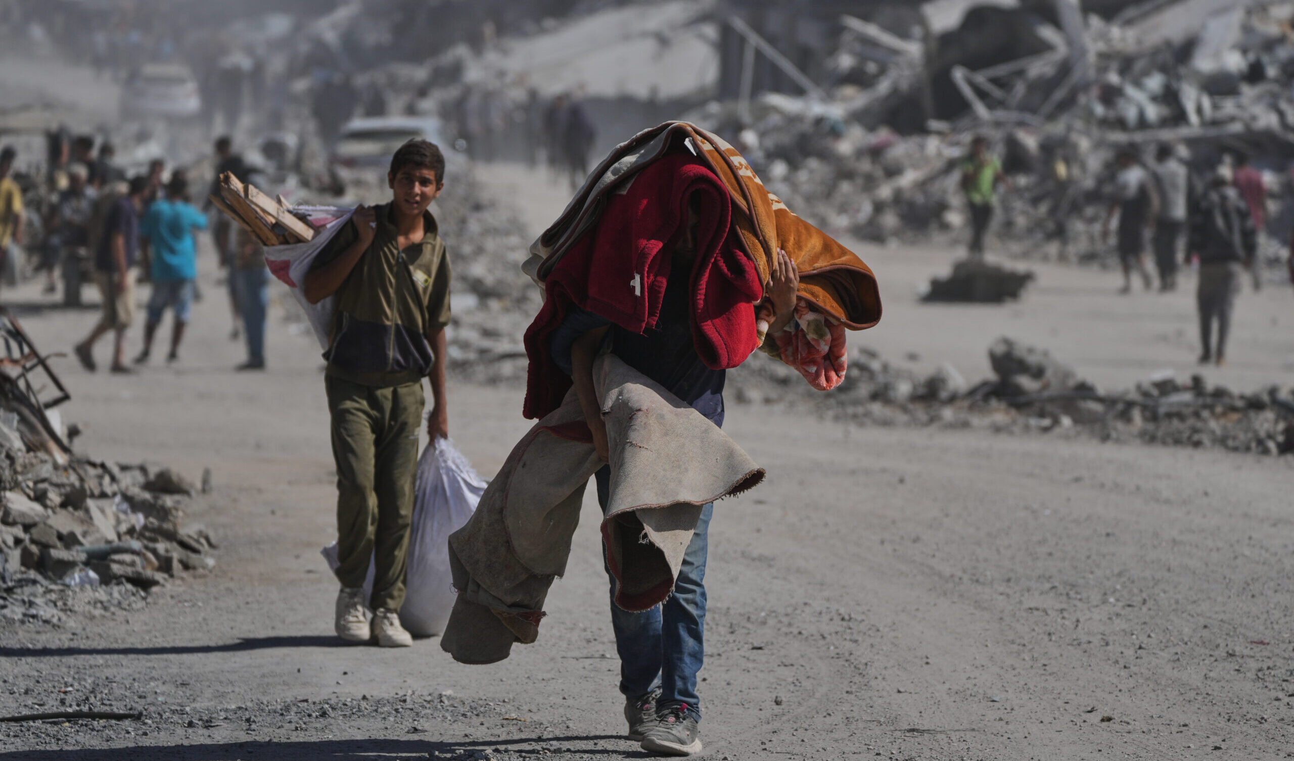 I palestinesi tornano a Gaza city e nel nord della Striscia mentre la tregua sembra reggere