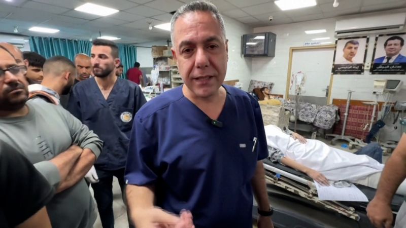 Il direttore dell’ospedale Kamal Adwan di Gaza è ancora tenuto in ostaggio da Israele dopo 10 mesi