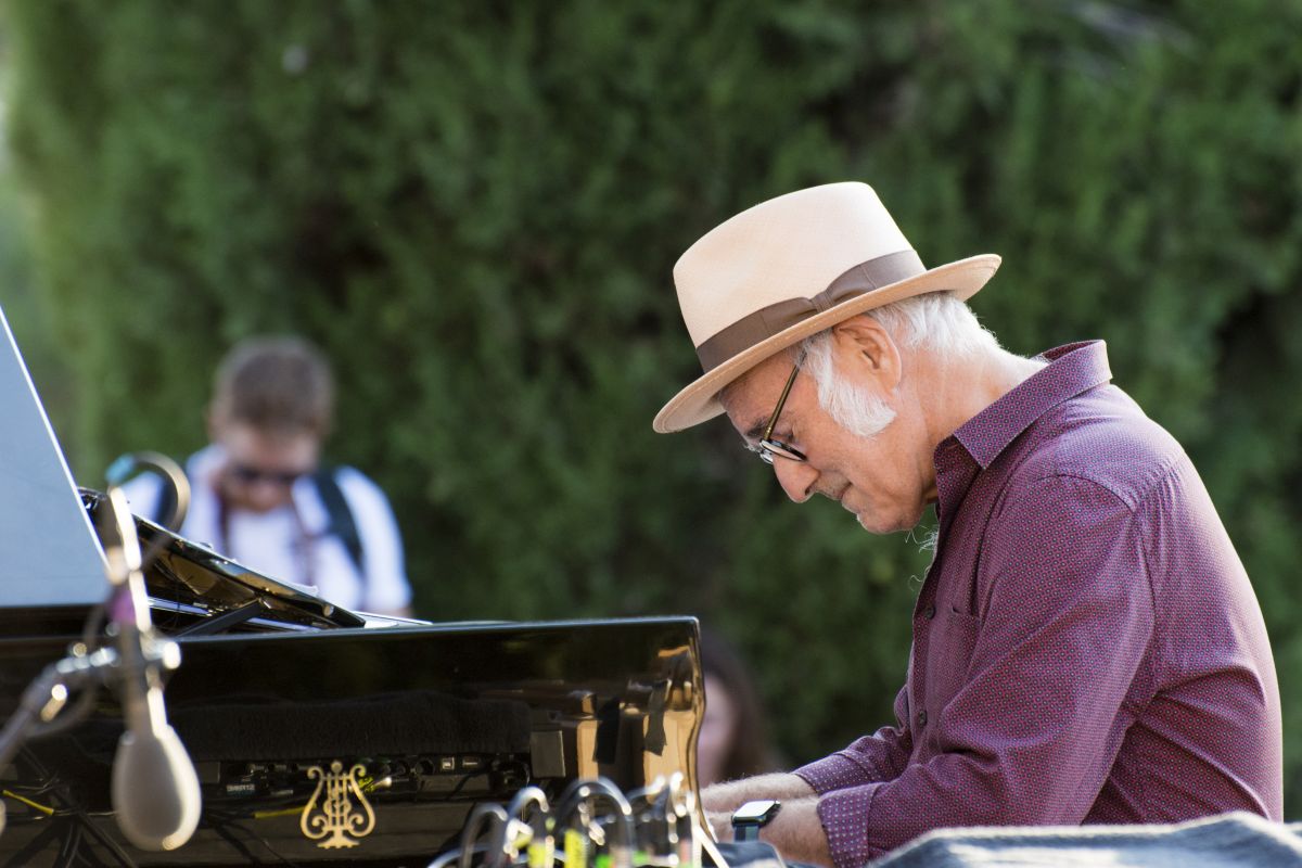 L’enigma di Ludovico Einaudi raccontato in un libro