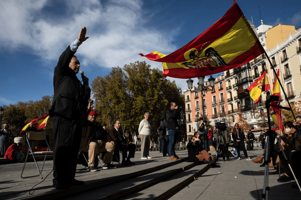Il Spagna la nostalgia per Franco riemerge tra i giovani vulnerabili al revisionismo fascistoide dell'estrema destra