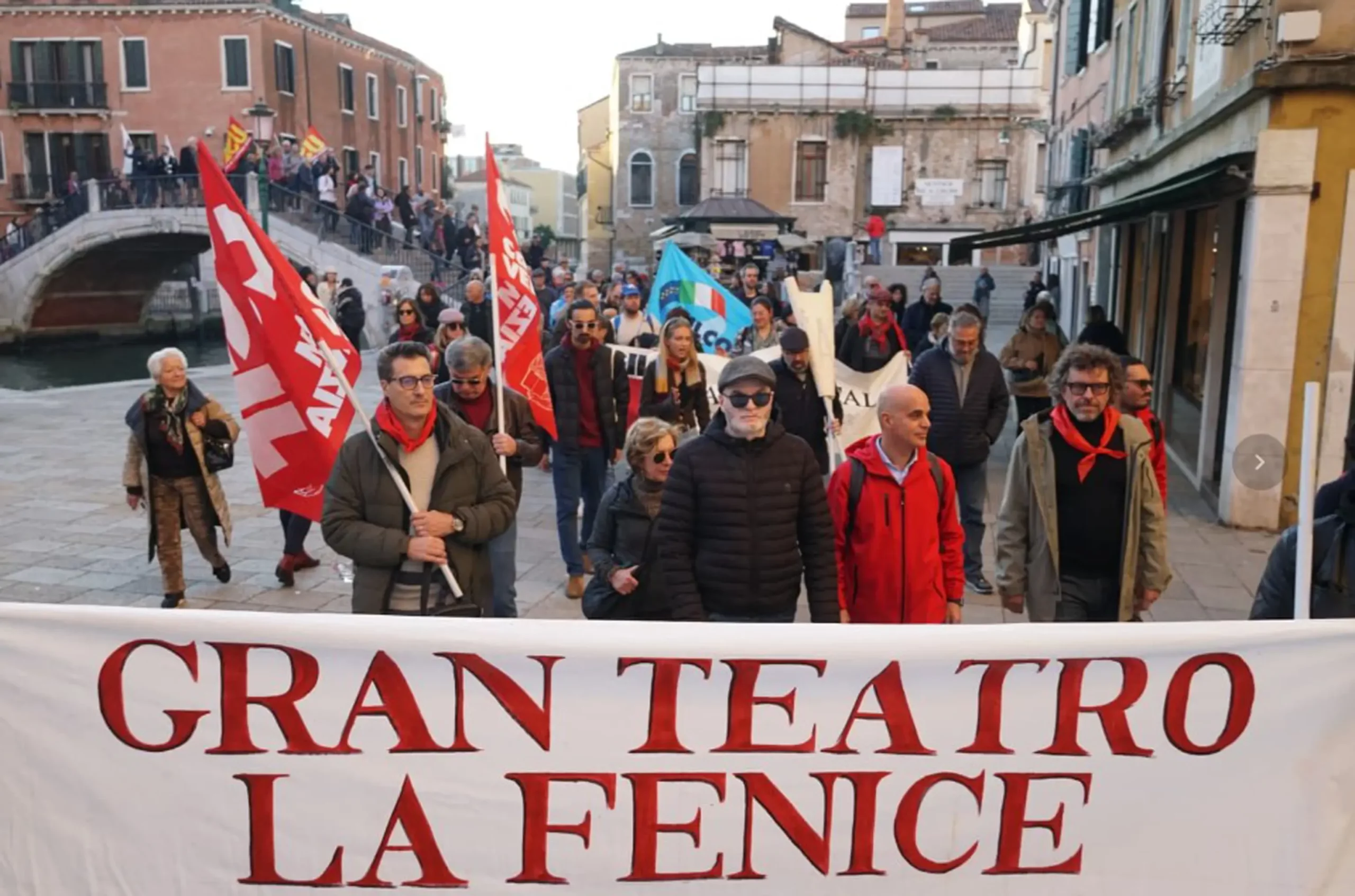 Fenice di Venezia: corteo contro la nomina politica di Beatrice Venezi a direttore musicale