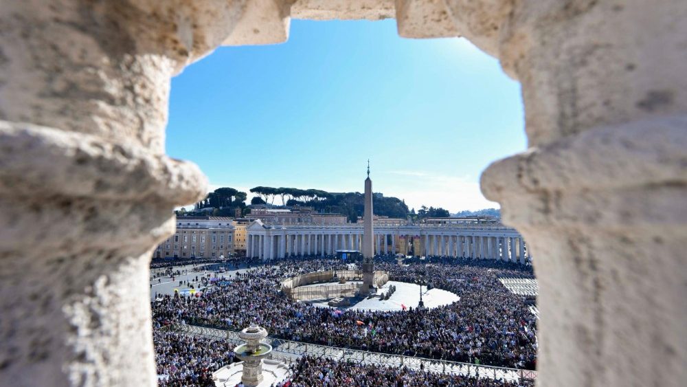 Leone XIV: “Onorare i morti della guerra significa fermare le armi e impegnarsi per la pace”