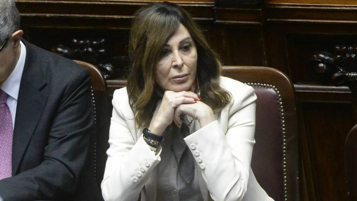 Santanché: l'ennesima figuraccia della ministra sotto inchiesta