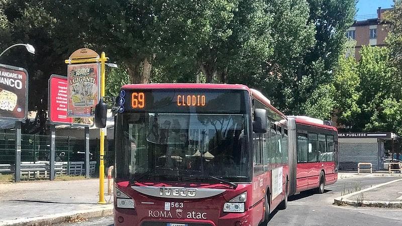 Il caldo &egrave; pi&ugrave; sopportabile alle fermate dell&rsquo;autobus pi&ugrave; belle