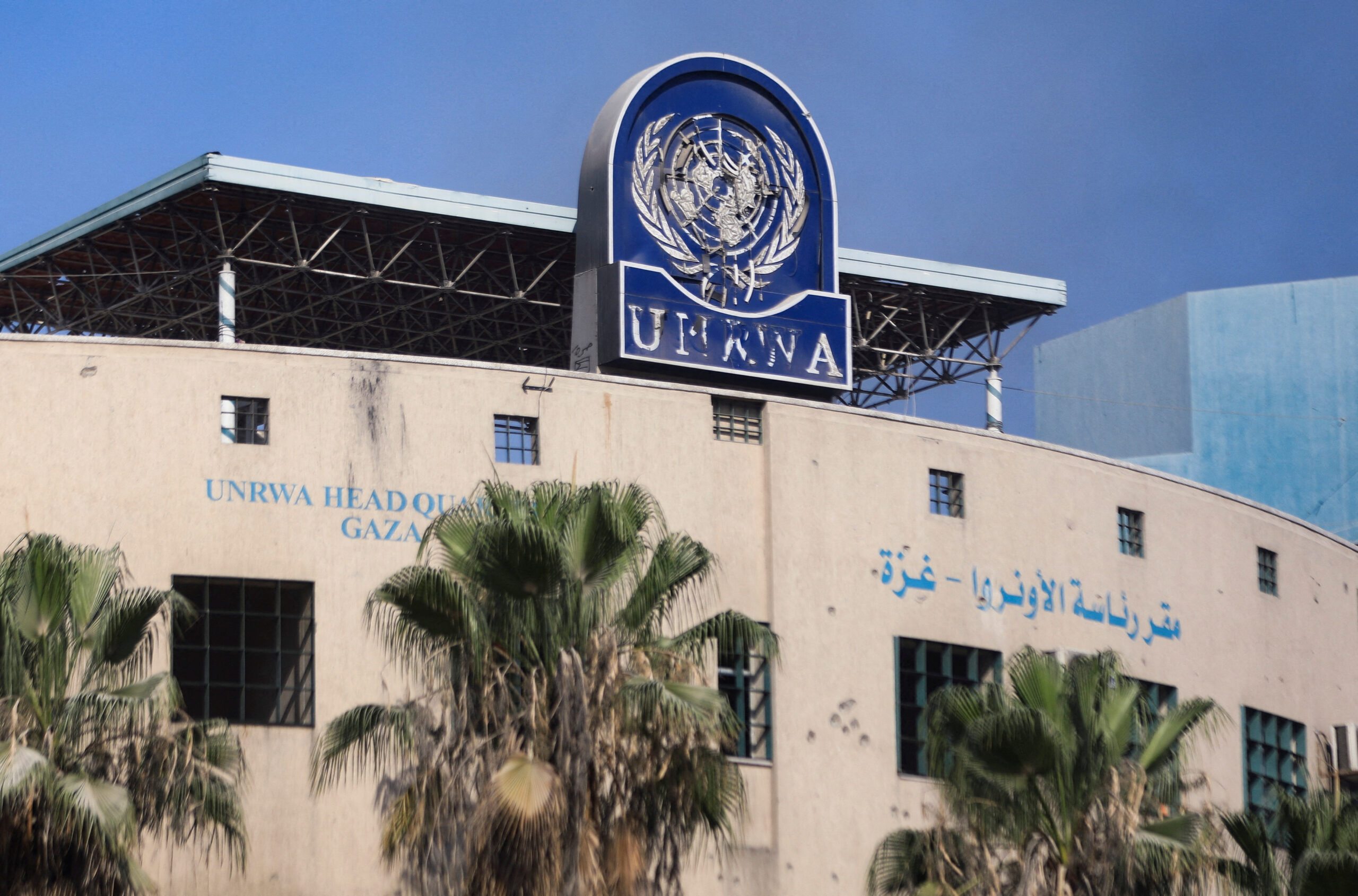 Gerusalemme: gli israeliani irrompono armati nella sede dell'Unrwa in violazione delle regole internazionali
