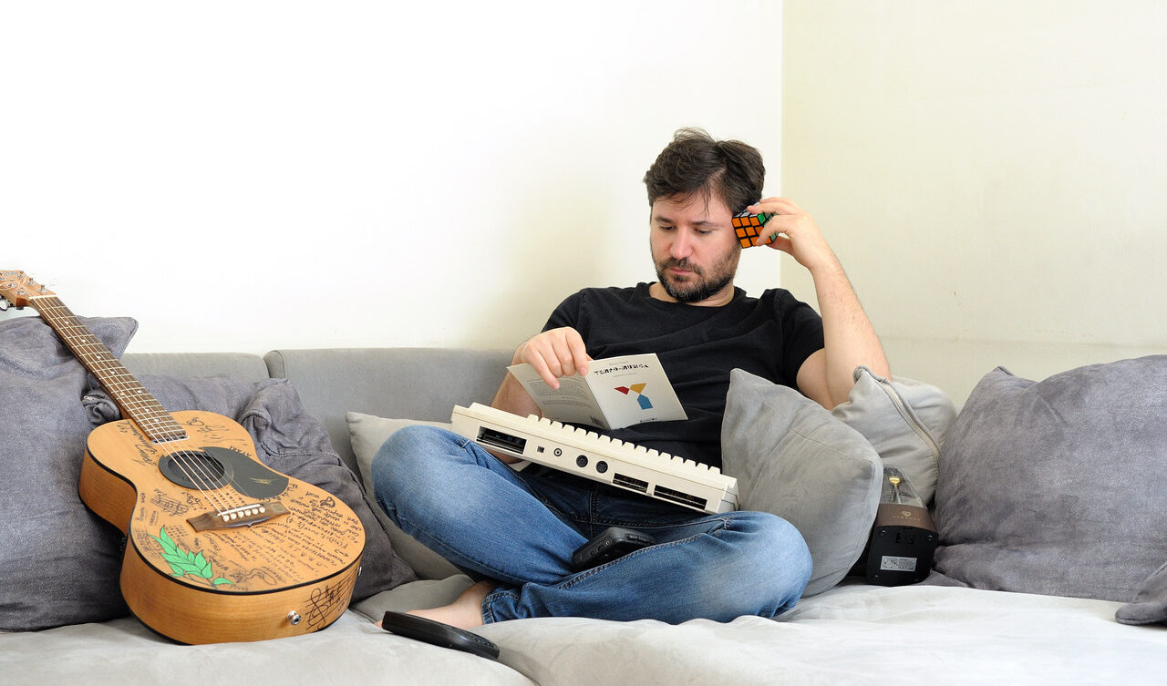 &ldquo;L&rsquo;algoritmo della musica&rdquo;, un libro per capirne di pi&ugrave; sull&rsquo;intelligenza artificiale applicata alla sette note.&nbsp;