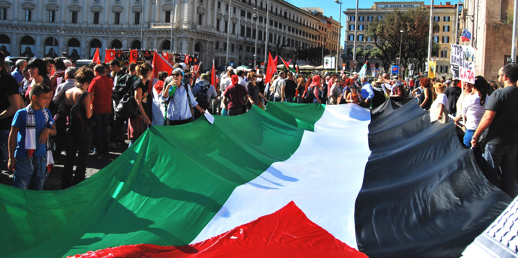 Siamo orgogliosi di aver manifestato per il popolo palestinese. E torneremo a farlo Siamo orgogliosi di aver manifestato per il popolo palestinese. E torneremo a farlo