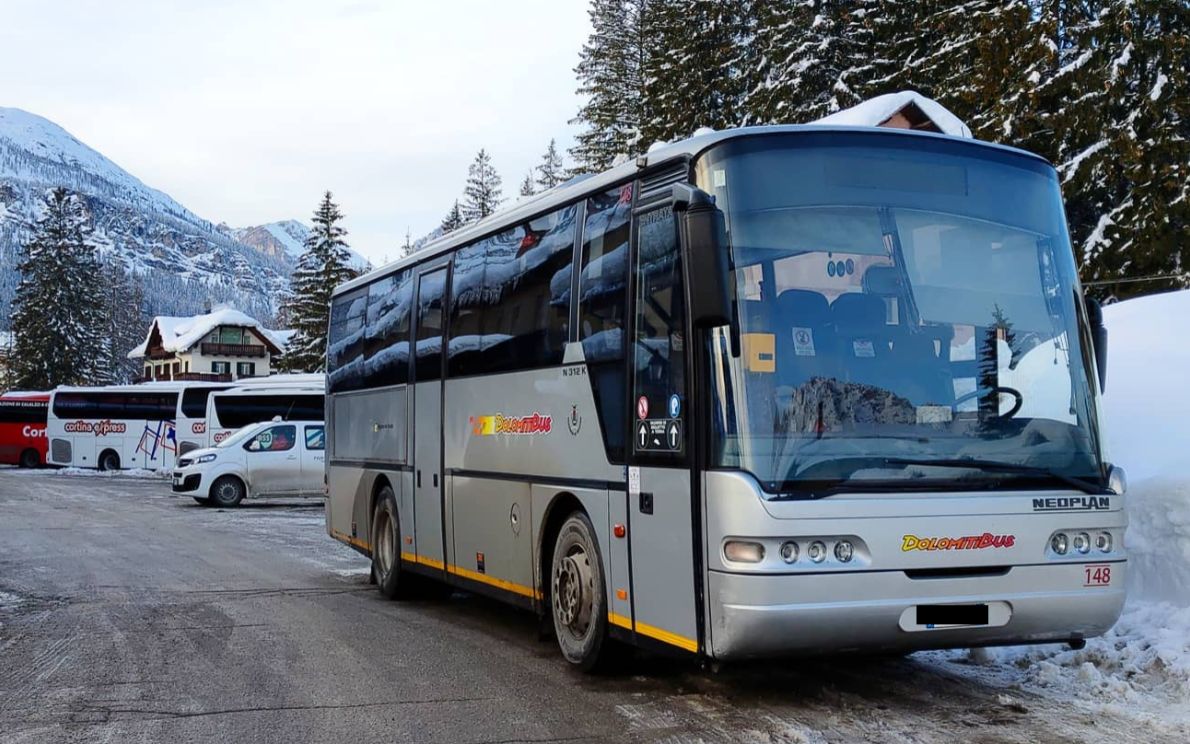 Bimbo a piedi nella neve e aggressioni quotidiane:  dove sono finite umanit&agrave; e solidariet&agrave;?