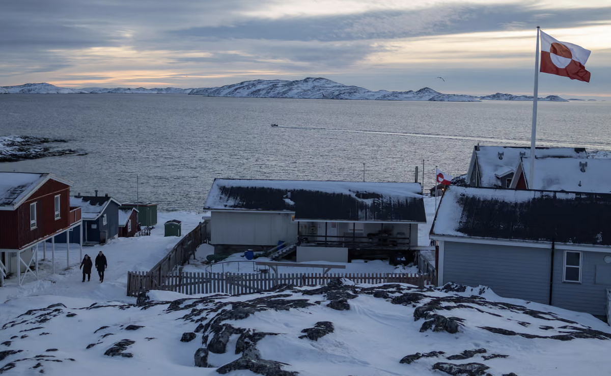 La Francia partecipa alla difesa europea in Groenlandia mentre Trump continua a minacciare