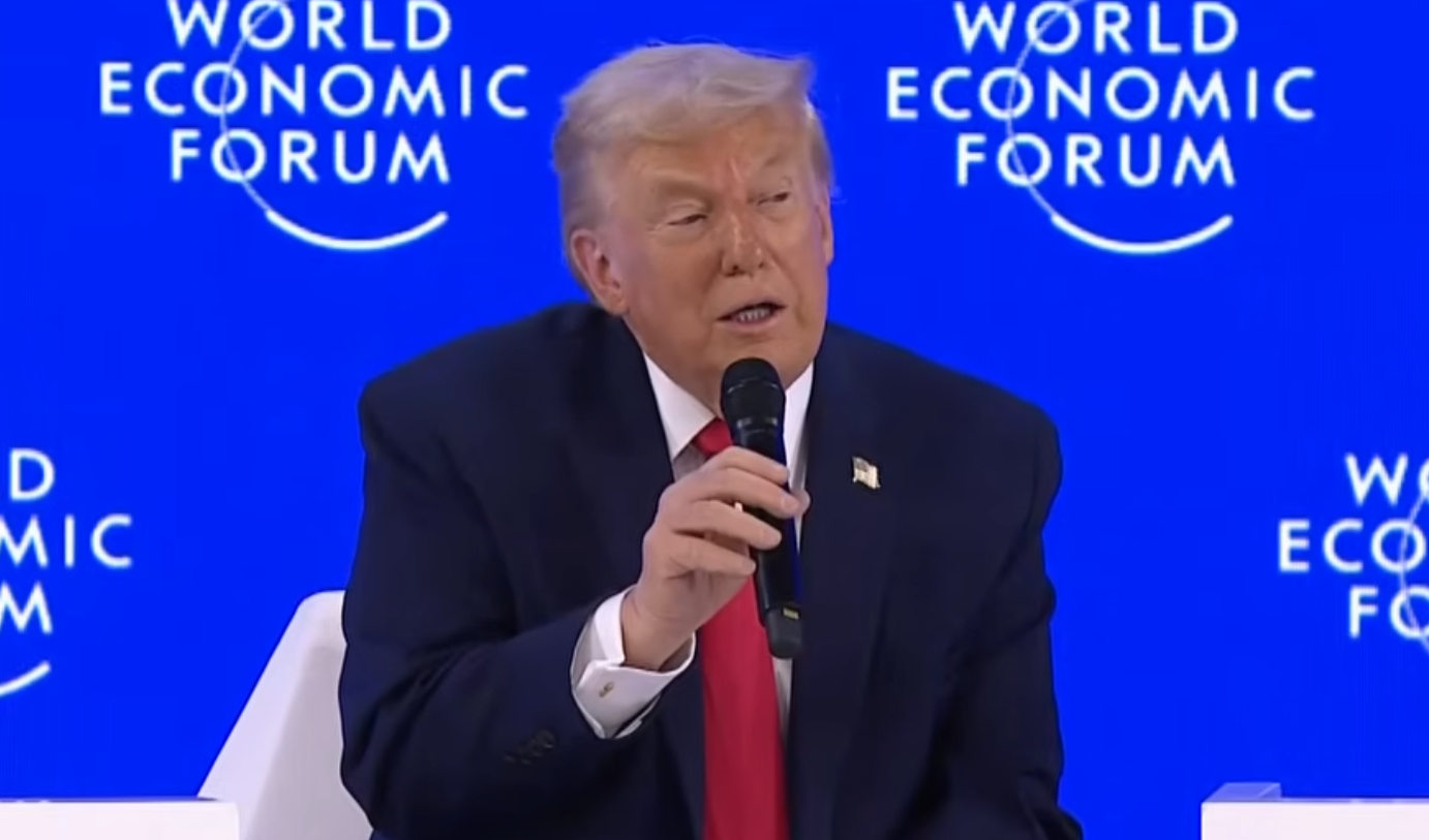 Trump, delirio, minacce e elogi a Putin con messaggio mafioso: se non avr&agrave; la Groenlandia se ne ricorder&agrave;