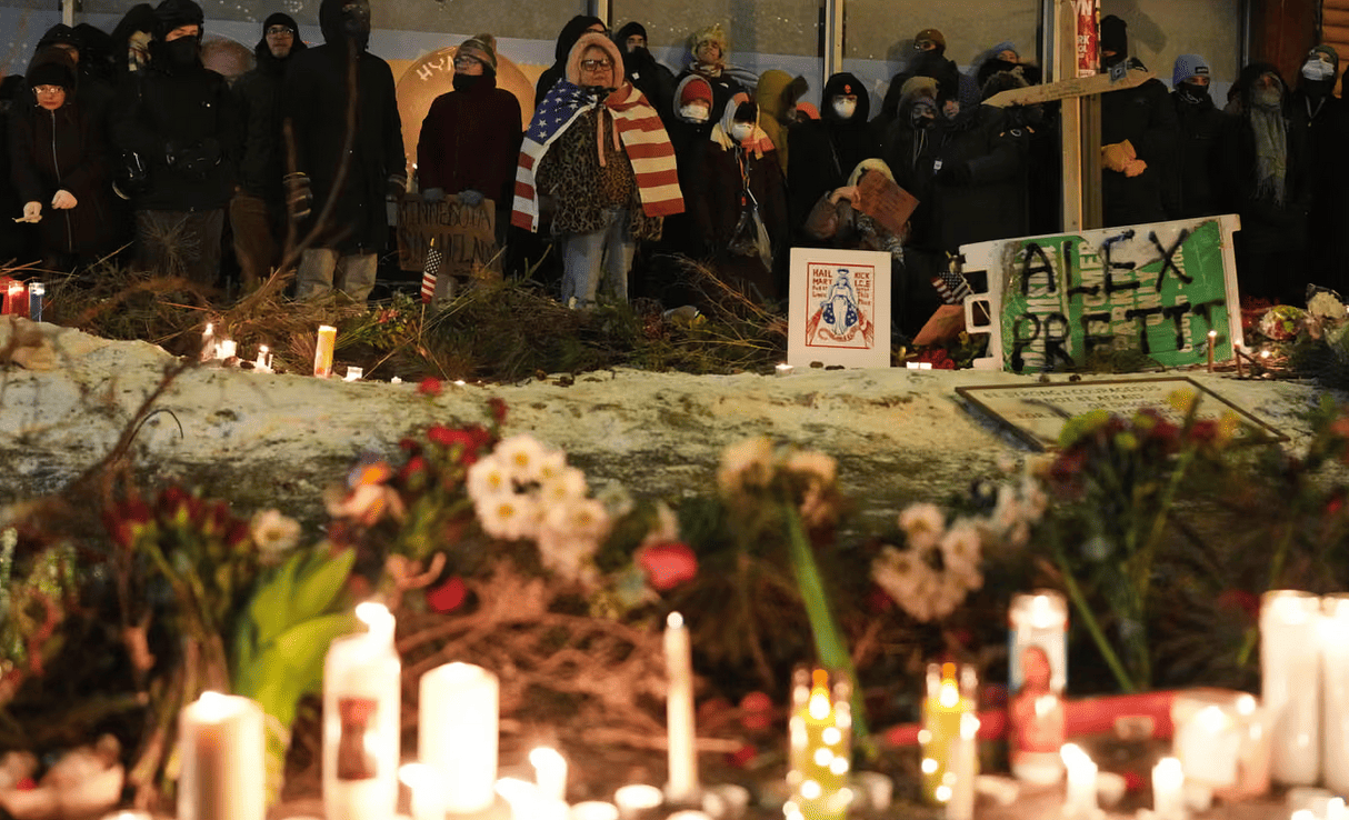 Alex Pretti, il video integrale dimostra che &egrave; stato brutalmente assassinato e sbugiarda Trump e Ice