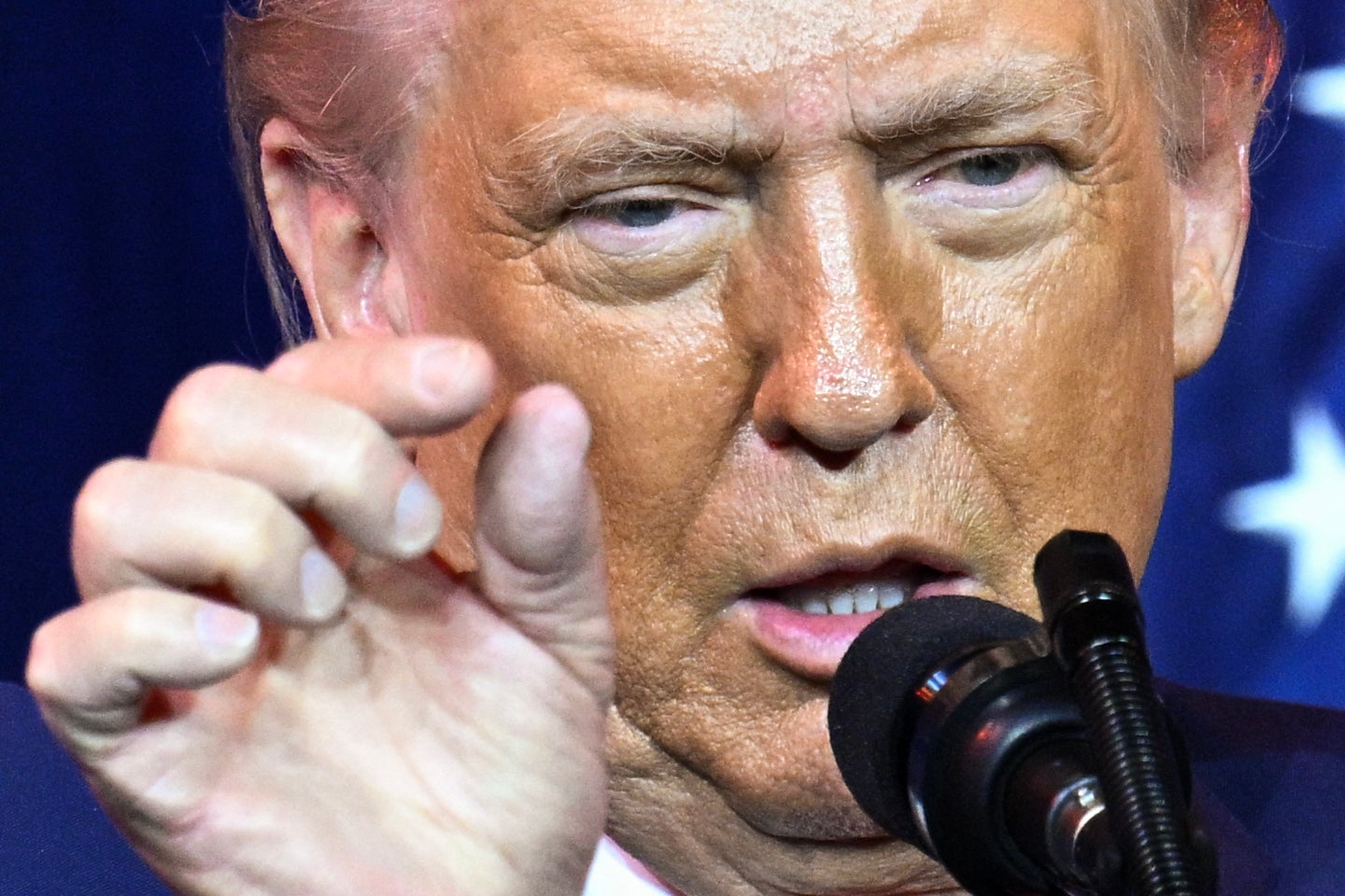 Trump esorta i repubblicani a vincere le elezioni di midterm e pianifica il controllo del petrolio venezuelano