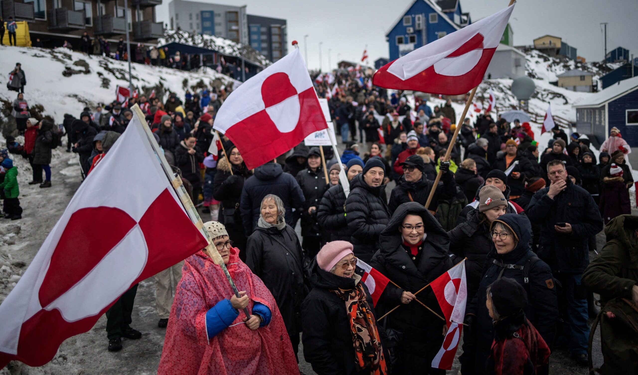 Groenlandia: Trump dice che non far&agrave; passi indietro e non esclude l'uso della forza militare