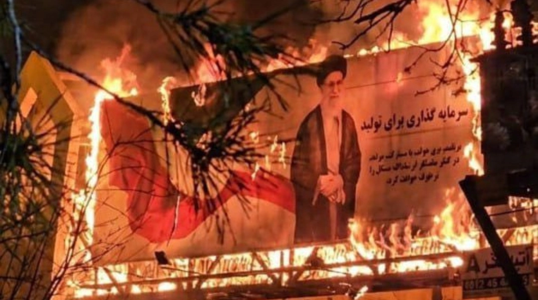 Iran, blackout totale di Internet mentre le proteste sempre più partecipate sfidano il regime Iran, blackout totale di Internet mentre le proteste sempre più partecipate sfidano il regime