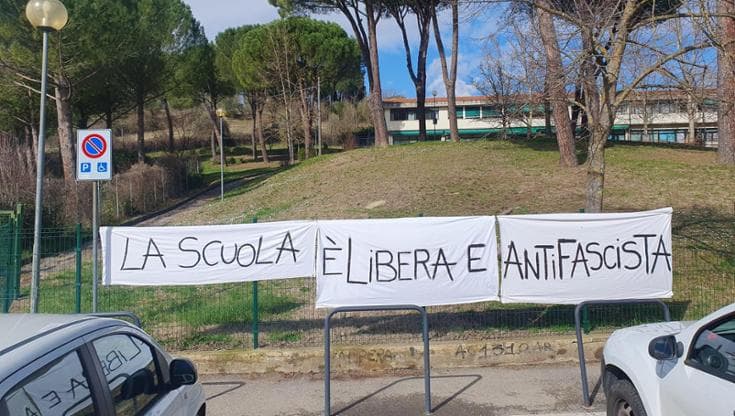 Così Fratelli d’Italia vuole schedare le scuole che promuovono multiculturalismo e rispetto delle diversità Così Fratelli d’Italia vuole schedare le scuole che promuovono multiculturalismo e rispetto delle diversità