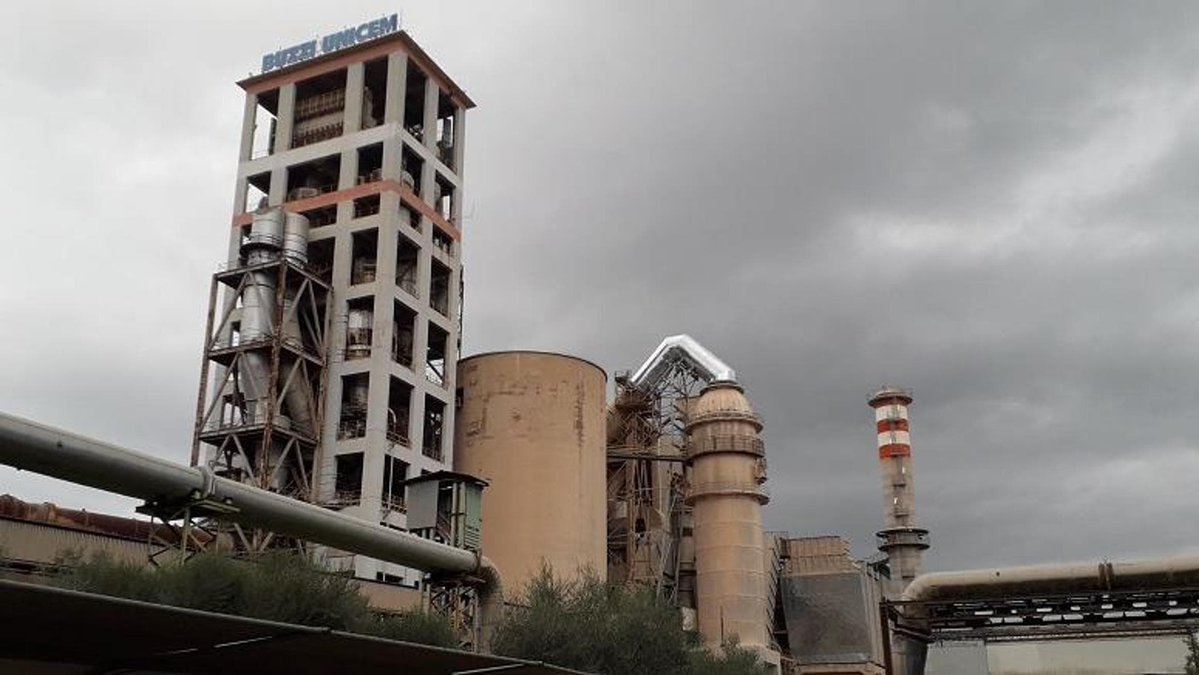 Ancora una morte sul lavoro: operaio travolto in cementificio di Guidonia sindacati denunciano la strage