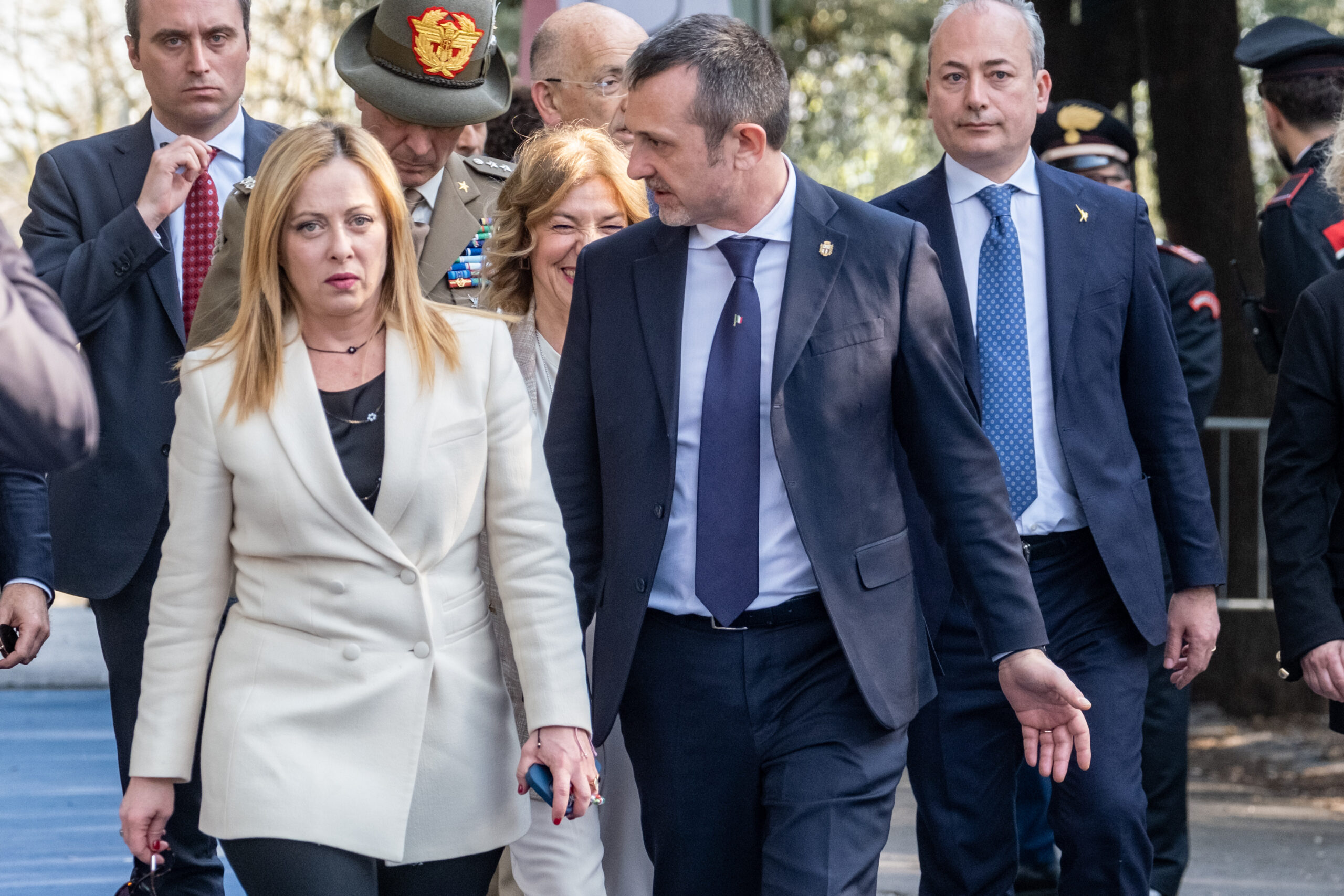 Le "fascistiadi" di Delmastro: da quando definiva Mussolini ‘uomo di pace’ all’amore per i busti del Duce