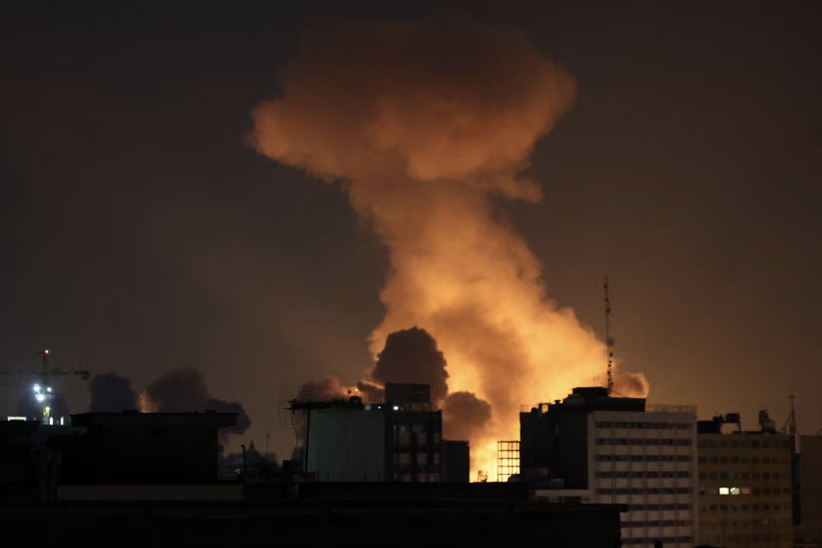 Siamo tornati in questo antichissimo Nuovo Mondo: quello della guerra eterna