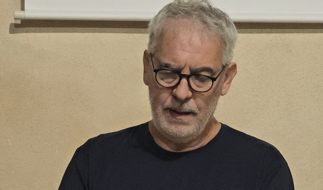 Screenshot 2026-03-16 alle 23.17.29 Dalle coste lettoni ai droni iraniani, la poesia di Agostinelli denuda gli strumenti della cronaca