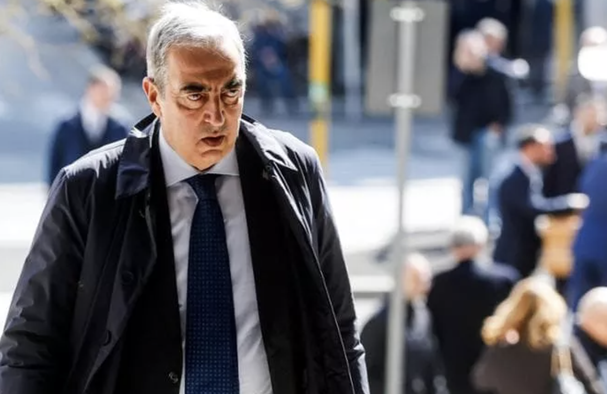 Maurizio Gasparri si è dimesso da capogruppo di Forza Italia: la sconfitta nel referendum fa saltare il banco
