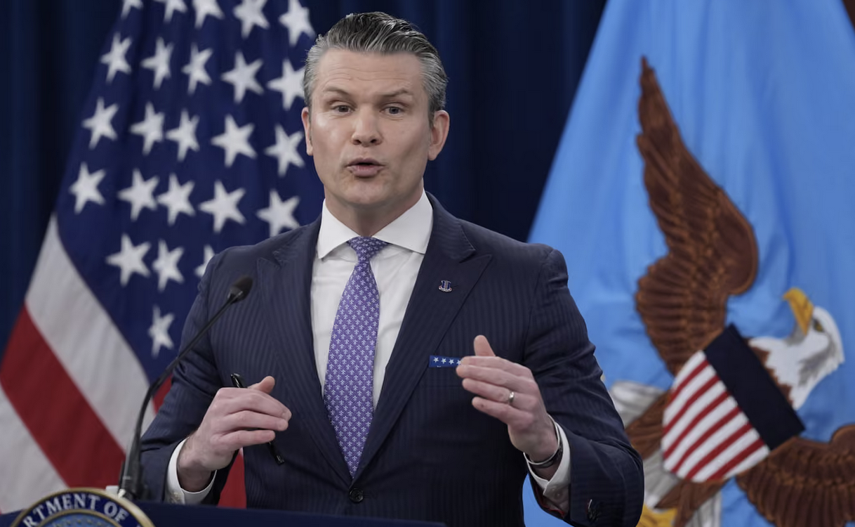 Hegseth rilancia la 'diplomazia delle bombe' e accusa gli alleati della Nato: "Non ci sono quando servono"