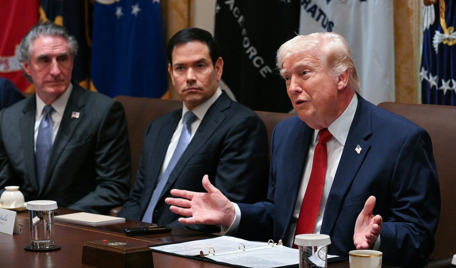 Hormuz: Trump "su richiesta dell'Iran" estende di 10 giorni  l'ultimatum (ma Teheran nega qualsiasi contatto)