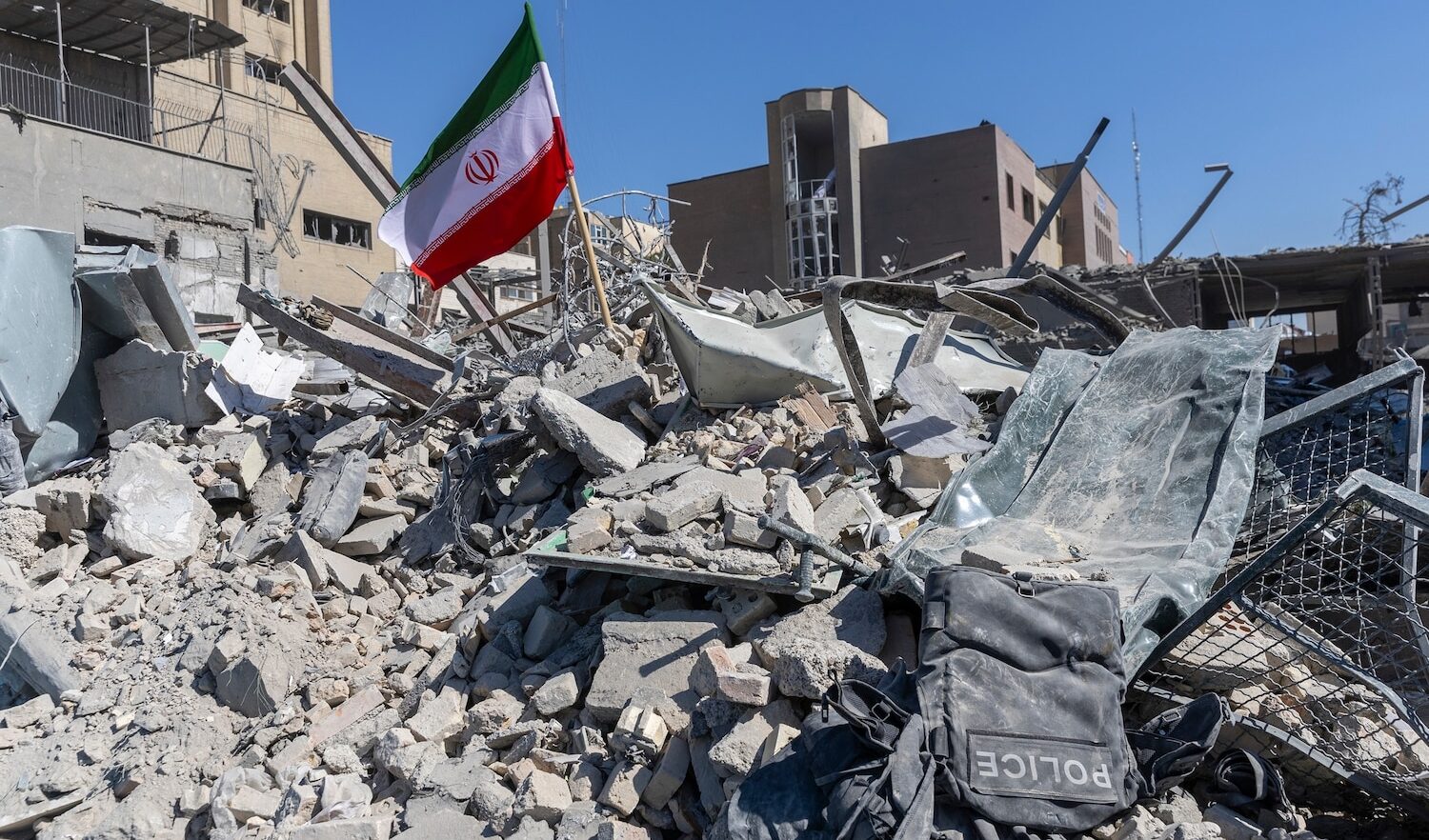 Netanyahu spera di cavalcare la guerra contro l'Iran fino alle urne: non importa se ci saranno vittime