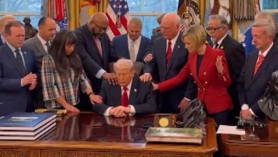 Dalla preghiera nello Studio Ovale alla guerra santa: fede, politica e potere nell’America di Trump