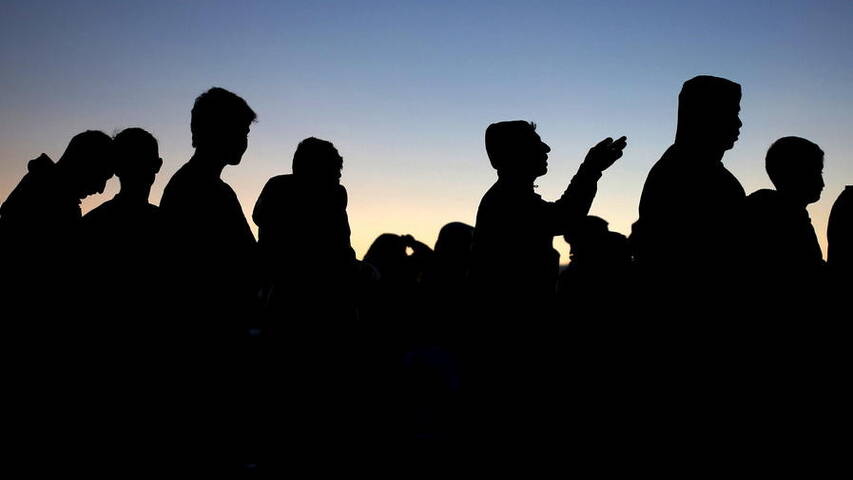 Migrazioni, lavoro e pregiudizi: in 'Neri di lavoro' Francesca Dallatana racconta vite e speranze dei migranti