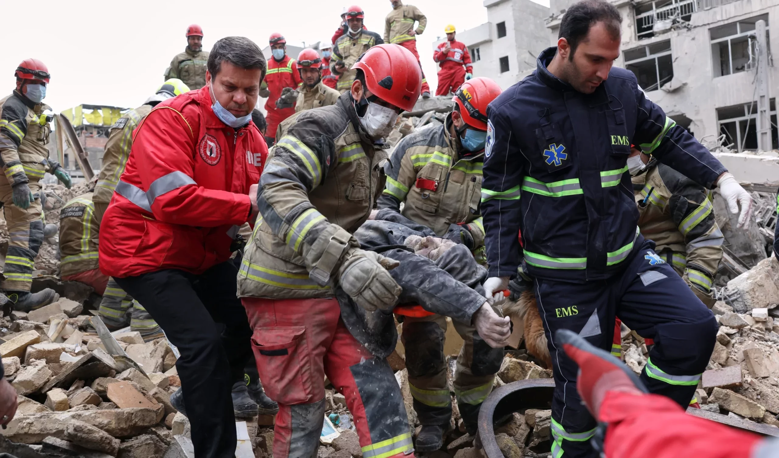 Trump gioca con il fuoco nello Stretto di Hormuz: le sue follie mettono a rischio Medio Oriente e Europa