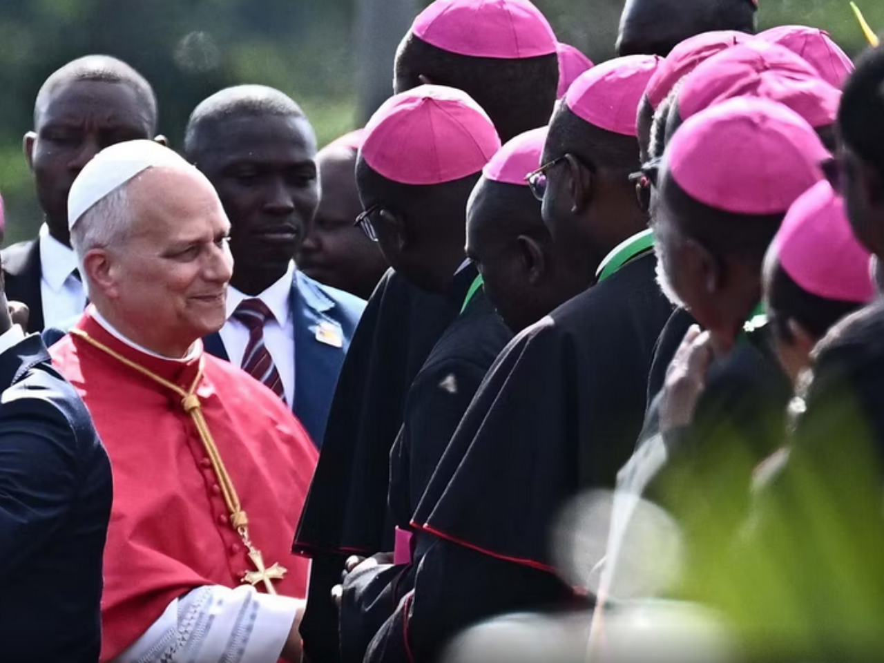 Papa Leone XIV attacca i “tiranni” e denuncia la guerra: tensione con la Casa Bianca
