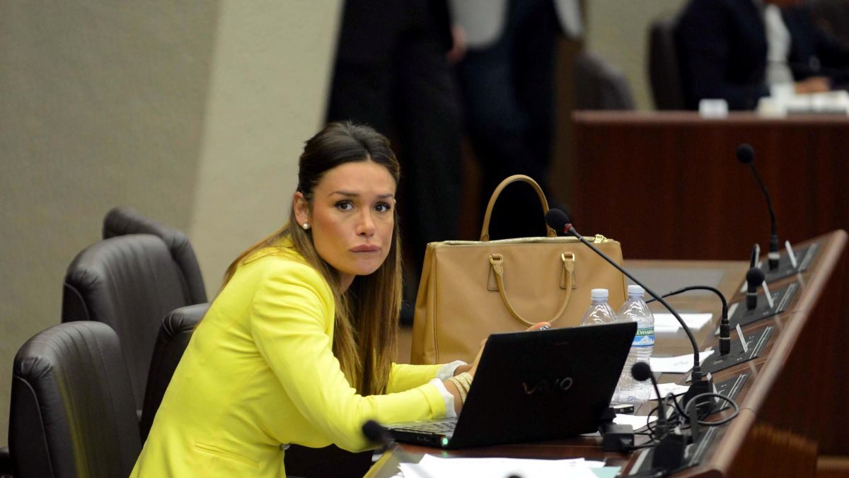 Cosa potrebbe accadere a Minetti se venissero accertate falsità nella domanda di grazia