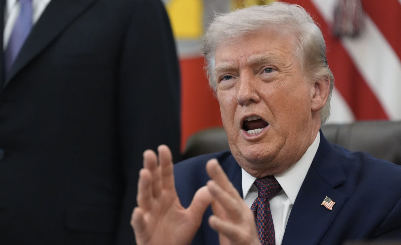 Le 'favole' di Trump: sostiene che l'Iran ha chiesto il cessate il fuoco e Teheran lo smentisce ancora