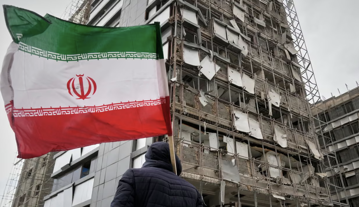 Trump e l'attacco all'Iran: gli esperti legali già parlano di 'gravi crimini di guerra"